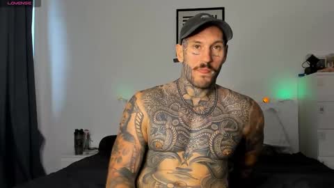 lucasexclusive online show from 10/31/25, 07:09