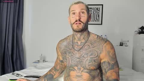 lucasexclusive online show from 12/04/25, 10:13