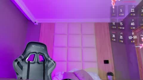 L U C C I A online show from 07/11/26, 04:04