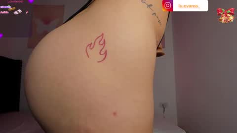 Snapshot of lucero_evanss chatting on 12/24/24, 01:16 Lucero online show from 12/24/24, 01:16