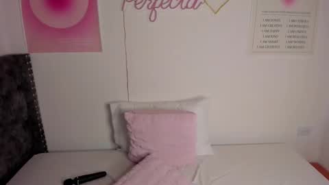 Snapshot of lucero_evanss chatting on 01/30/25, 10:19 Lucero online show from 01/30/25, 10:19