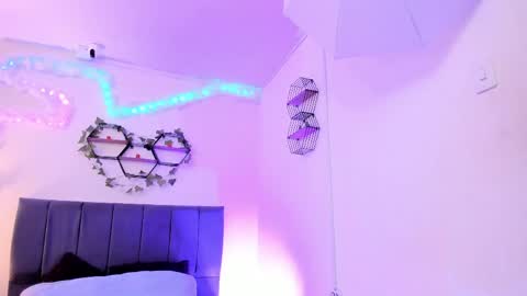 Lucero  online show from 04/11/26, 03:33