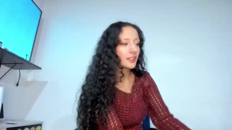 Lucia online show from 10/10/25, 10:42