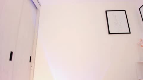 Lucia online show from 09/18/25, 09:39