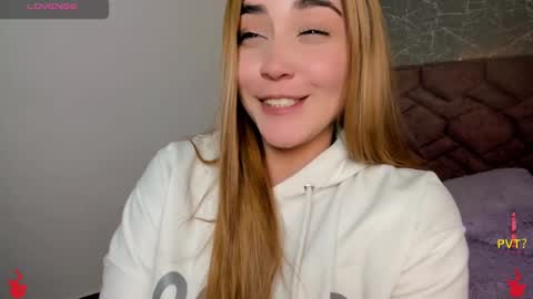 Snapshot of lucia_star_ chatting on 12/10/24, 01:00 lucia star  online show from 12/10/24, 01:00