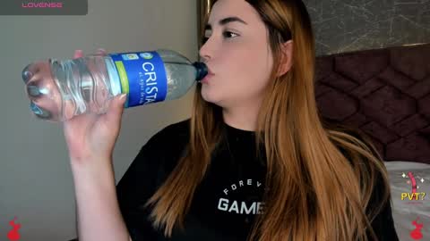 Snapshot of lucia_star_ chatting on 12/11/24, 09:01 lucia star  online show from 12/11/24, 09:01