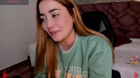 Snapshot of lucia_star_ chatting on 12/13/24, 09:41 lucia star  online show from 12/13/24, 09:41