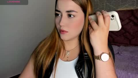 Snapshot of lucia_star_ chatting on 12/28/24, 05:03 lucia star  online show from 12/28/24, 05:03