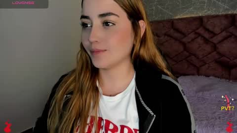 Snapshot of lucia_star_ chatting on 01/02/25, 04:24 lucia star  online show from 01/02/25, 04:24