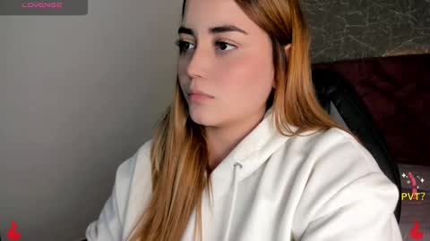 Snapshot of lucia_star_ chatting on 01/09/25, 10:52 lucia star  online show from 01/09/25, 10:52