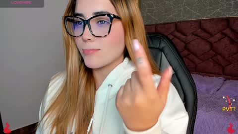 Snapshot of lucia_star_ chatting on 01/21/25, 03:10 lucia star  online show from 01/21/25, 03:10