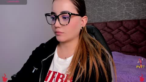 Snapshot of lucia_star_ chatting on 01/29/25, 07:11 lucia star  online show from 01/29/25, 07:11