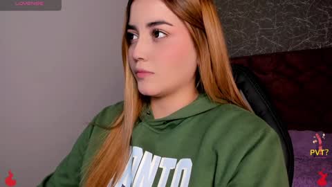 Snapshot of lucia_star_ chatting on 01/30/25, 07:26 lucia star  online show from 01/30/25, 07:26