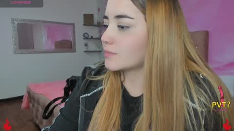 Snapshot of lucia_star_ chatting on 02/08/25, 09:03 lucia star  online show from 02/08/25, 09:03