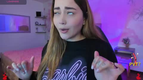 Snapshot of lucia_star_ chatting on 02/14/25, 02:39 lucia star  online show from 02/14/25, 02:39