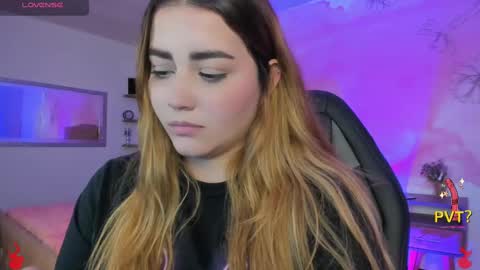 Snapshot of lucia_star_ chatting on 02/14/25, 08:42 lucia star  online show from 02/14/25, 08:42