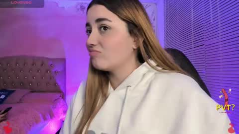 Snapshot of lucia_star_ chatting on 02/18/25, 02:38 lucia star  online show from 02/18/25, 02:38