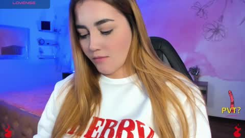 Snapshot of lucia_star_ chatting on 02/19/25, 05:38 lucia star  online show from 02/19/25, 05:38