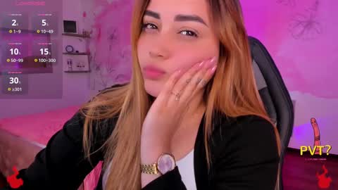 Snapshot of lucia_star_ chatting on 03/11/25, 08:52 lucia star  online show from 03/11/25, 08:52