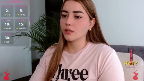 Snapshot of lucia_star_ chatting on 10/18/25, 04:08 lucia star  online show from 10/18/25, 04:08