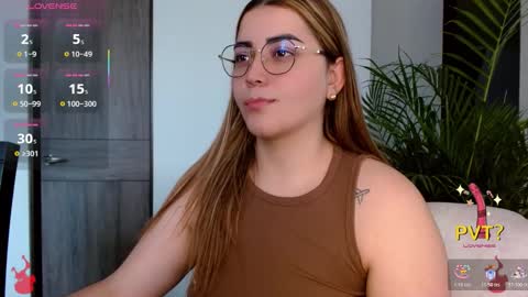 Snapshot of lucia_star_ chatting on 11/03/25, 04:08 lucia star  online show from 11/03/25, 04:08