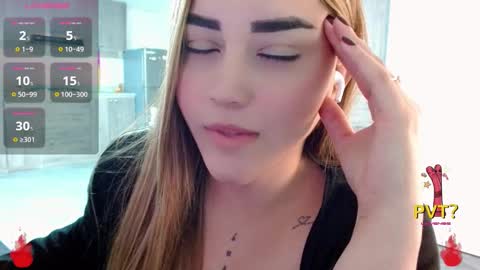 lucia star  online show from 11/29/25, 02:14