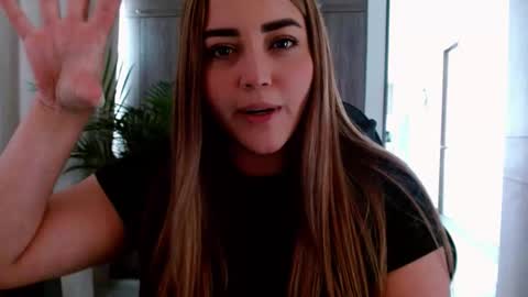 lucia star  online show from 01/13/26, 07:41