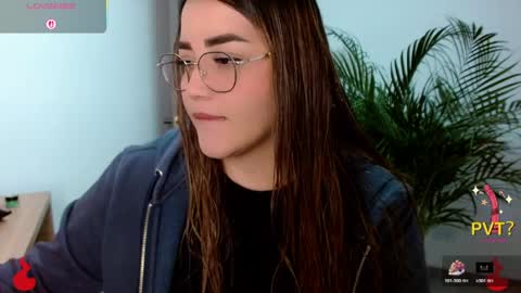 lucia star  online show from 04/15/26, 09:48