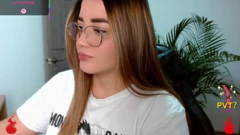 lucia star  online show from 04/16/26, 09:39