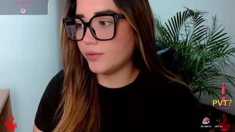 Snapshot of lucia_star_ chatting on 05/30/26, 06:27 lucia star online show from 05/30/26, 06:27