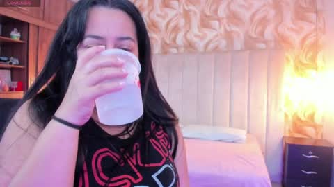 Lucia Vonne online show from 05/18/26, 10:15