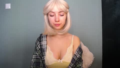 Lucy online show from 03/19/26, 07:56