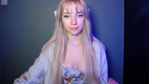 Lucy online show from 04/17/26, 06:33