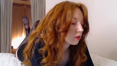 Snapshot of luciacoy chatting on 03/04/25, 04:20 Lucia online show from 03/04/25, 04:20