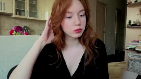 Snapshot of luciacoy chatting on 04/17/26, 04:10 Lucia online show from 04/17/26, 04:10