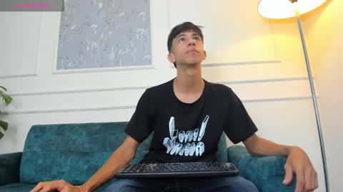 Snapshot of lucian_davi chatting on 12/31/24, 04:38 Pirulo online show from 12/31/24, 04:38