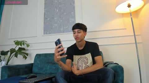 Snapshot of lucian_davi chatting on 01/03/25, 12:30 Pirulo online show from 01/03/25, 12:30
