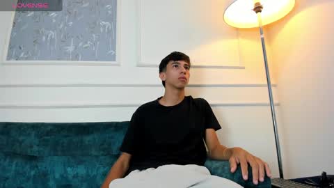 Snapshot of lucian_davi chatting on 01/05/25, 12:10 Pirulo online show from 01/05/25, 12:10