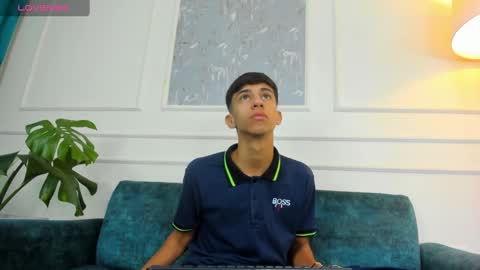 Snapshot of lucian_davi chatting on 02/19/25, 11:49 Pirulo online show from 02/19/25, 11:49