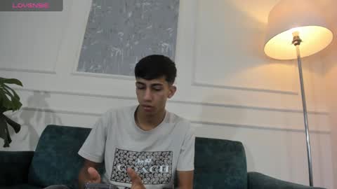 Snapshot of lucian_davi chatting on 02/20/25, 12:15 Pirulo online show from 02/20/25, 12:15