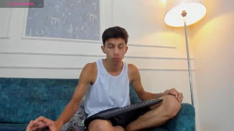 Snapshot of lucian_davi chatting on 09/27/25, 03:55 Pirulo online show from 09/27/25, 03:55