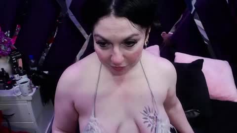 Luci online show from 10/15/25, 08:42