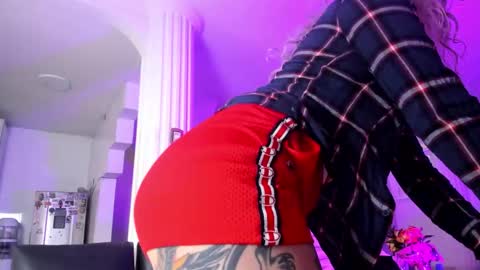 Luciana Evans online show from 09/29/25, 06:57