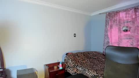 Luciana Evans online show from 11/13/25, 02:27