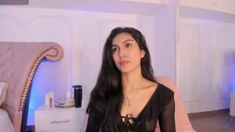 Snapshot of luciana_roa chatting on 06/20/26, 08:33 Luciana online show from 06/20/26, 08:33