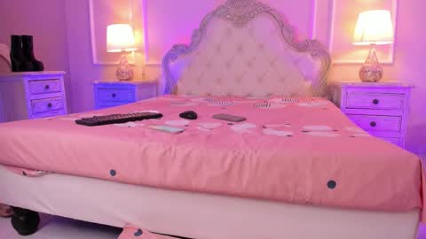    online show from 10/18/25, 04:48