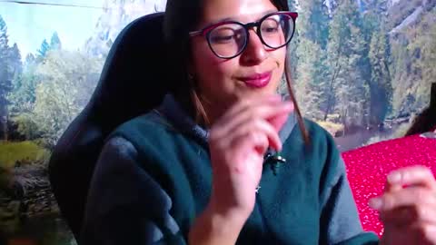 Lucy online show from 11/05/25, 04:01