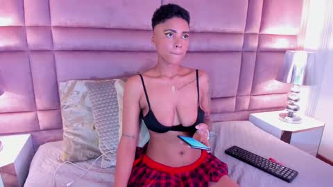  lucia wallace  online show from 02/14/25, 06:23