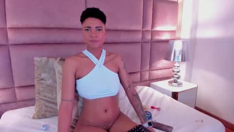  lucia wallace  online show from 03/07/25, 11:27