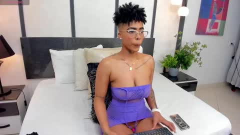  lucia wallace  online show from 01/08/26, 12:57